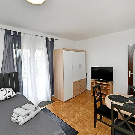 アパート Marica ポレッチ